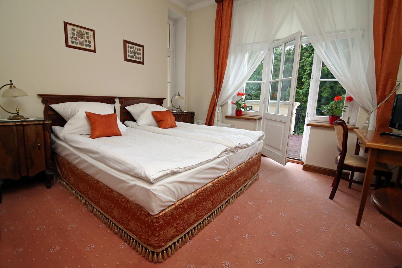 Dwor Bieland Bed and Breakfast Elbląg Eksteriør billede